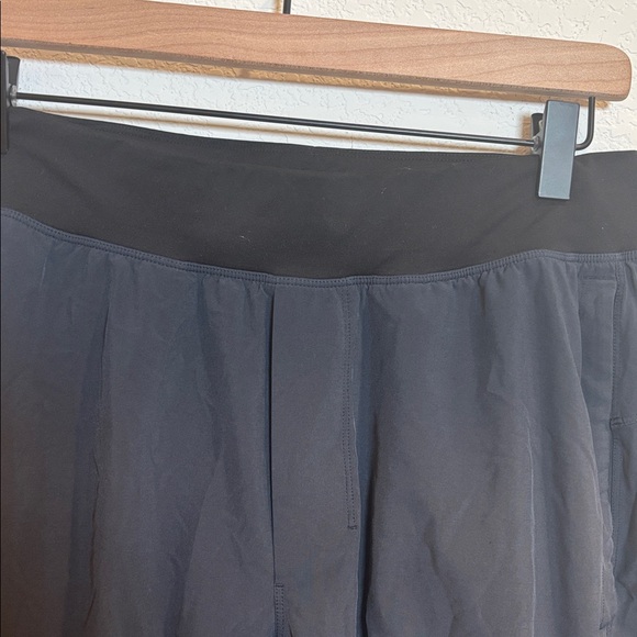 Lululemon Triple Black Men's Shorts Medium Blue Black Medium - Picture 2 of 5